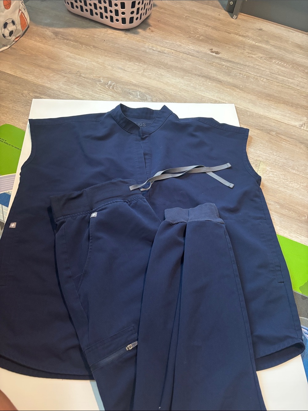 Figs Women's Navy Blue Scrub Set Pantsuit